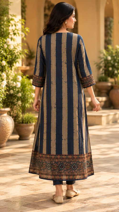 0843-ARI navy and beige striped kurta, back view